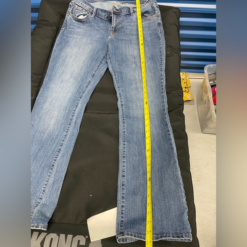 Old Navy Light Blue Flare Jeans - Mid Rise - Picture 5 of 6